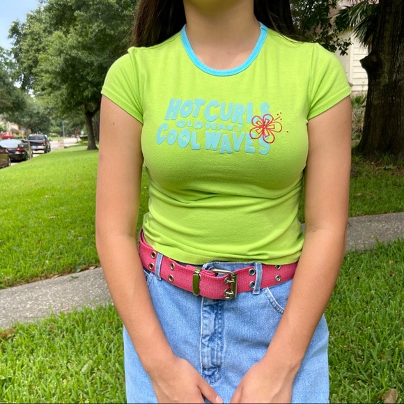 Early 2000s Old Navy Tee 🍏 - Picture 3 of 16